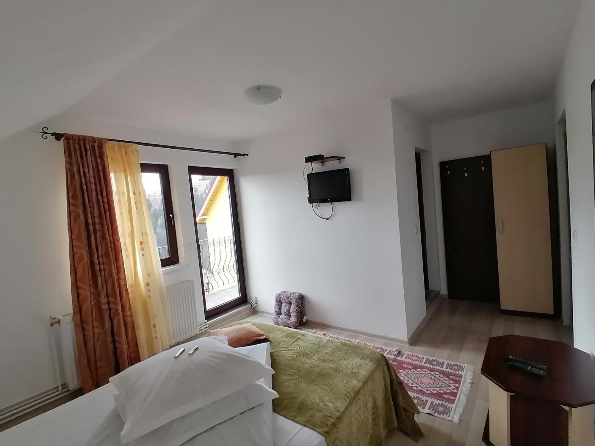 Garofita Pietrei Craiului Hotel Peştera Exterior foto