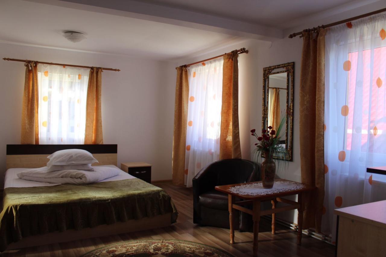Garofita Pietrei Craiului Hotel Peştera Exterior foto